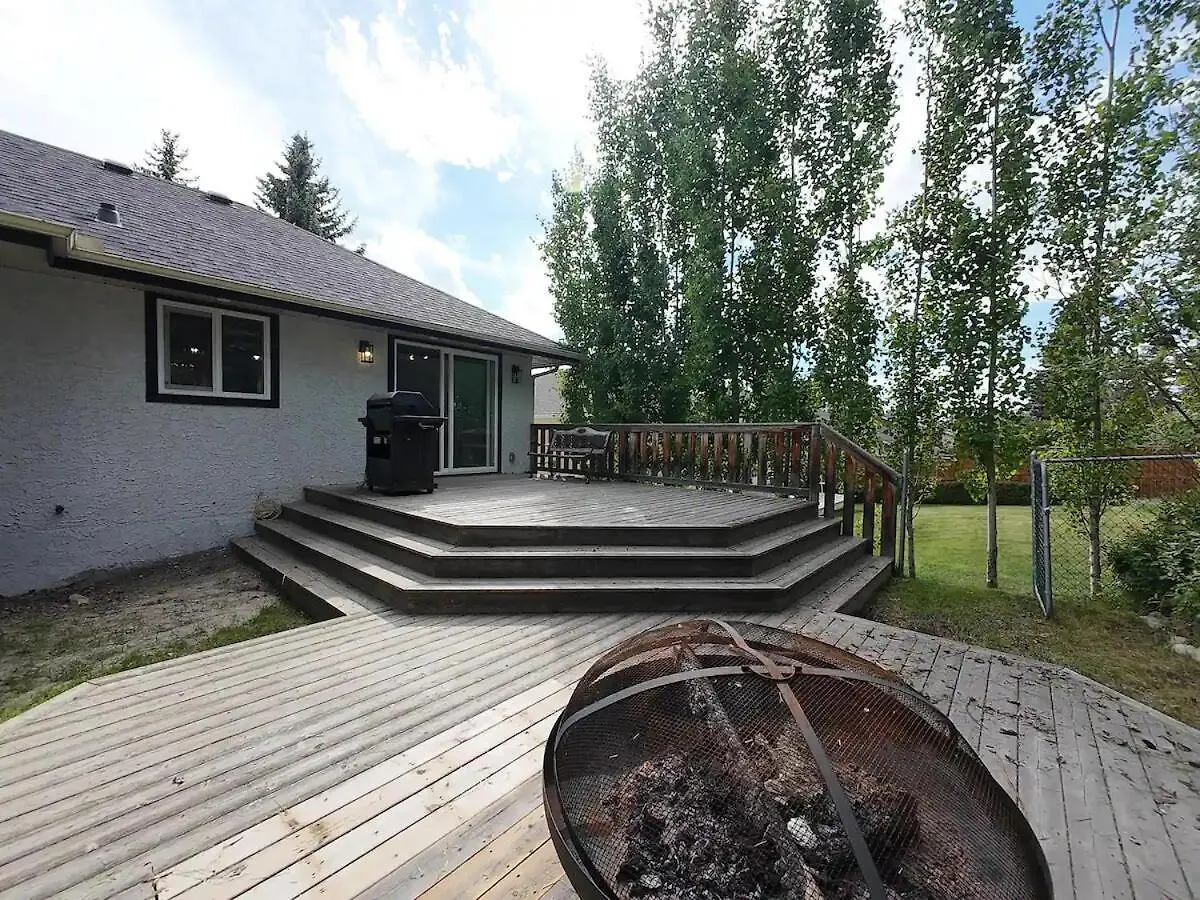 The Luxe Escape Calgary I 3Br Vacation Home